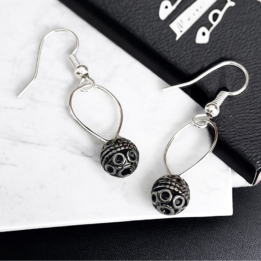 5 For $25💫Textured Gunmetal Ball Dangles Earrings